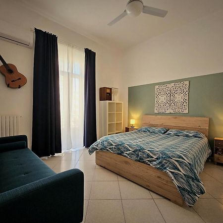 Flower 11 Apartment Бари Экстерьер фото